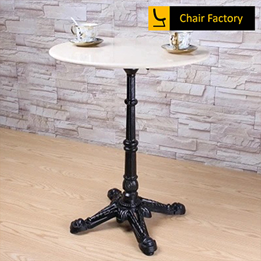 Plato Cafe Table with four Legs